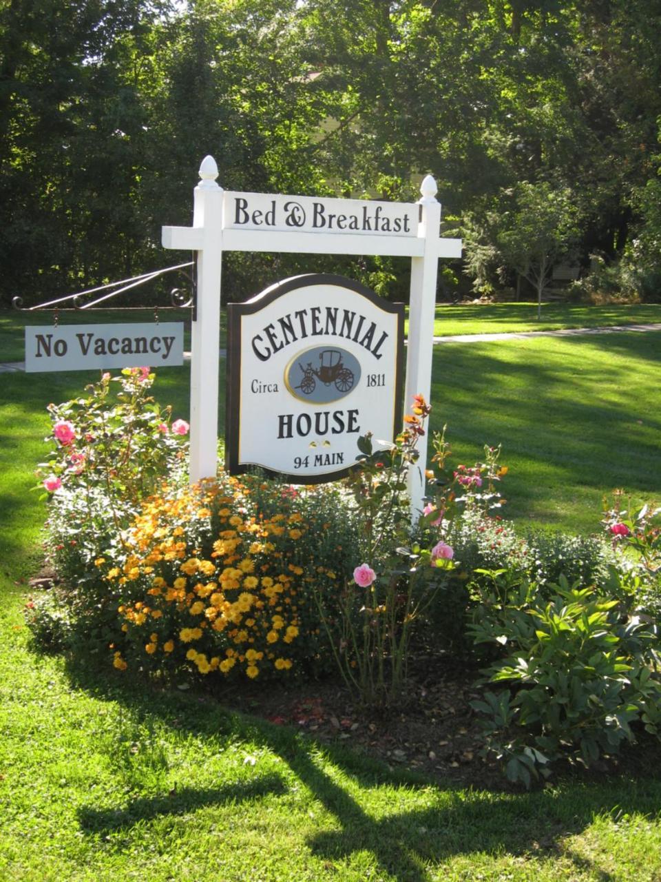 Centennial House Bed And Breakfast Northfield Exterior photo